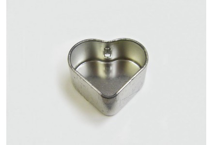 T3124 - Drawn Heart Shaped Tin