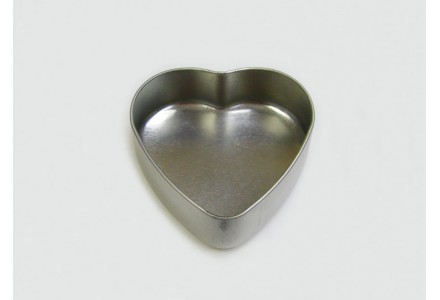 T3191 - Drawn Heart Shaped Tin