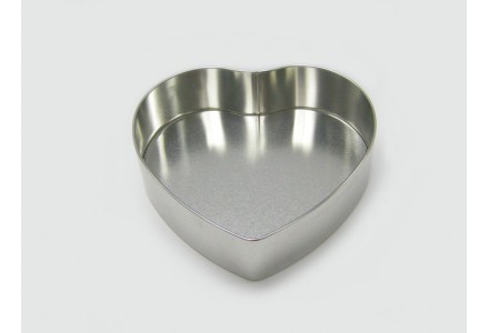 T3444 - Large Heart Shaped Tin